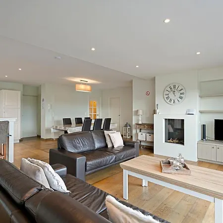 Βίλα Family Villa With Spacious Garden Near The Beach *
